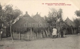 ** T1/T2 Dakar, Un Rue Dans Le Village / Indigenous Village, Folklore - Non Classés