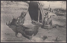 ** T1/T2 Préparation Du Couscous / Woman Making Couscous, Senegalese Folklore - Non Classés