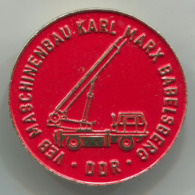 VEB Maschinenbau Babelsberg DDR E. Germany - Cranes & Components, Truck Autokran, Vintage Pin, Badge, Abzeichen, D 35 Mm - Transport Und Verkehr