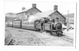 PORTMADOC (Royaume Uni) Photographie Format Cpa Train En Gare 1957 - Altri & Non Classificati