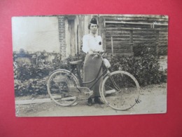 Carte Photo    Les Perthes  1915  Jeune Femme à La Sortie De La Guerre Posant Pur La Photo  "  Emilienne Butet " - Perthes