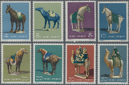 China - Volksrepublik: 1961, Tang Dynasty Pottery (S46), Complete Set Of 8, MNH, With Very Slight Gu - Covers & Documents