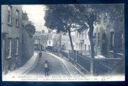 Cpa De  Guernesey Guernsey St Peter Port La Rue D' Hauteville Et La Maison De Victor Hugo  LZ60 - Guernsey