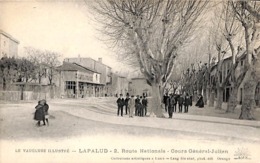 84 - Lapalud - Route Nationale - Cours Général-Julien (animée, Café,) - Lapalud