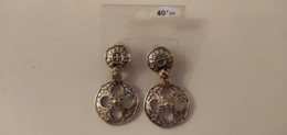 BOUCLES D'OREILLES ANCIENNES EN METAL - Ohrringe