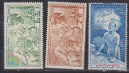 MARTINIQUE       N°  YVERT  :   PA 1/3    NEUF AVEC  CHARNIERES      ( Ch 1/22  ) - Airmail