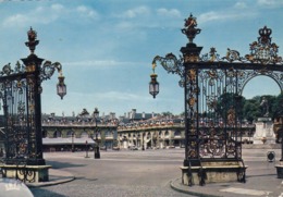 Cp , 54 , NANCY , La Place Stanislas Et Les Grilles En Fer Forgé De Jean Lamour - Nancy