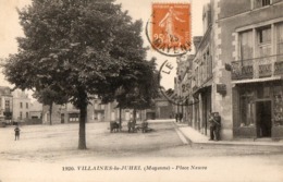 53. CPA. VILLAINES LA JUHEL.  Place Neuve.  1929. - Villaines La Juhel