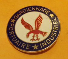 PLAQUE DE VEHICULE GARDIENNAGE PORTUAIRE INDUSTRIEL , DIAMETRE 6 CM POIDS 45 GRAMMES , OCCASION, ETAT VOIR PHOTO . POUR - Other & Unclassified