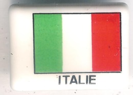 Delcampe - Fève Plate Brillante Série "Drapeaux De L'Europe" MAIFRUICO 1993: L'Italie - Pays