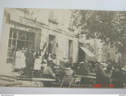 C.P.A.Carte Photo.- Café De L'Avenir - Tabac Comptoir R.Billault - Un Jour De Fête -1910 -SUP (AN 97) - Cafés