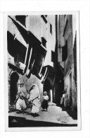 Cp , ALGERIE , Scènes Et Types , Une Rue Dans Le Quartier Arabe , Vierge , Ed : C.A.P 167 - Scènes & Types