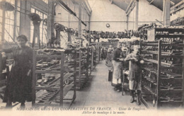 35-FOUGERES-USINE DE FOUGERES- MAGASIN DE GROS DES COOPERATIVES DE FRANCE ,ATELIER DE MONTAGNE A LA MAIN - Fougeres