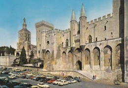 Cp , 84 , AVIGNON , Le Palais Des Papes (XIVe S.) Et N.D. Des Dômes - Avignon (Palais & Pont)