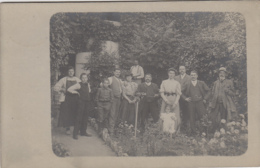 Photographie - Carte-photo - Famille Dans Un Jardin - Fotografie