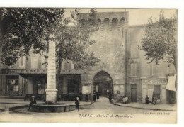 Carte Postale Ancienne Trets - Portail De Pourrières - Trets