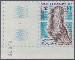 Komoren: 1973, Maps Of Comores 135fr. ‚Grande Comore‘ In A Lot With About 1.200 Stamps Mostly In Com - Comores (1975-...)