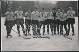 1941 A BBTE Jégkorong Bajnokcsapata, Közte Rendi, Barcza Dr., Miklós, Hárai, Szamosi, Pobuda Alfréd Pecséttel Jelzett Fo - Sonstige & Ohne Zuordnung