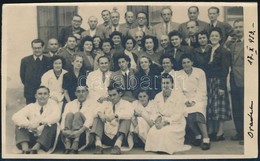 1953 Nagyváradi Gyógyszerészek Csoportképe, Feliratozott Fotó, 8,5×13,5 Cm - Sonstige & Ohne Zuordnung