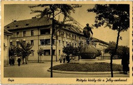 T2 Baja, Mátyás Király Tér, Jelky Szobor - Unclassified