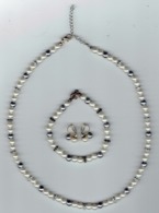 Ensemble Collier De Perles + Bracelet + Boucles D'oreilles (matière Et Origine Inconnue) - Autres & Non Classés