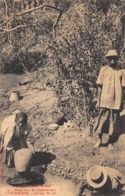 Thème.  Métiers Mines D'or Madagascar Ranomafana Lavage De L'or   (Voir Scan) - Otros & Sin Clasificación