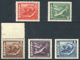 ICELAND: Sc.217a + 218a + 219c + 221b + 224b, 1939/45 The Set Of 5 Values With Perforation 14 X 13½, Unmounted, Excellen - Other & Unclassified