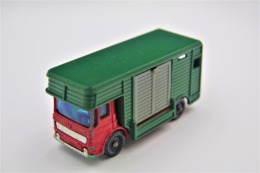 Matchbox Lesney 17E Horse Box - Regular Wheels, Issued 1969 - Matchbox