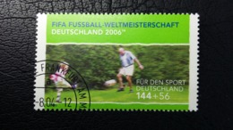 Briefmarke Aus Deutschland - Mit Fußball Spielenden Menschen - Usati