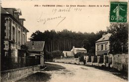 CPA VAUMOISE - La CROIX Blanche - Entrée De La Foret (259631) - Vaumoise