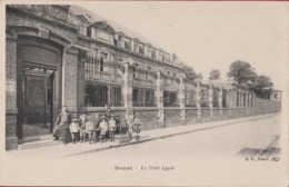 Douai Le Petit Lycee Nord France Frankrijk CPA (En Très Bon état) (In Zeer Goede Staat) - Douai