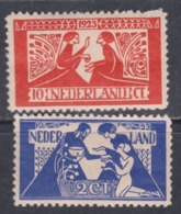 Pays-Bas N° 131 / 32 X  Pour Les Oeuvres Culturelles Et Sociales : Des 2 Valeurs Trace De Charnière Sinon TB - Unused Stamps