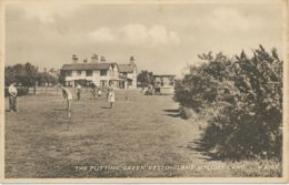 UK KESSINGLAND Ca. 1930, Superb Mint Valentine‘s Postcard The Putting Green, KESSINGLAND Holiday Camp - Other & Unclassified
