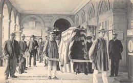 Thème:   Attelage Divers Et Chaise A Porteur.    03    Néris Les Bains  Etablissement Thermal  (Voir Scan) - Sonstige & Ohne Zuordnung