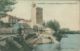 30 VILLENEUVE LES AVIGNON / Les Bords Du Rhone / Carte Couleur - Villeneuve-lès-Avignon