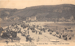 22-PLOUHA- LA GREVE DU PALUS, LE VILLAGE LE JOUR DES COURSES - Plouha