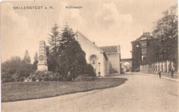 BALLENSTEDT Harz Krieger Denkmal Hof Theater Belebt Als Feldpost 29.5.1917 Gelaufen - Ballenstedt