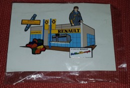 RENAULT, ORIGINAL 5 BADGES, STILL SEALED - Renault