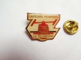 Beau Pin's ,  Sapeurs Pompiers De Le Neubourg , Pompe à Bras , Eure - Pompiers