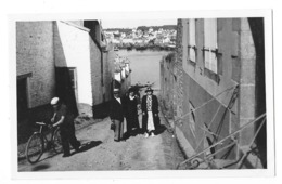 DOUARNENEZ (29) Photographie Format CPA Rue Descente Vers Le Port Animation 1938 - Douarnenez