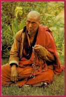 CPM Asia Bhoutan BHUTAN : A Lama In Deep Prayer - Butan