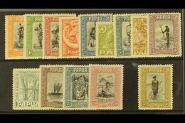 1932  Native Scenes Set Complete To 5s, SG 130/43, Fine And Fresh Mint No Gum. (14 Stamps) For More Images, Please Visit - Papúa Nueva Guinea