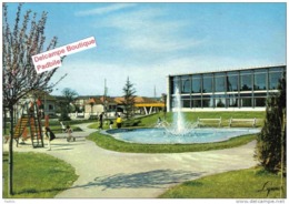 Carte Postale 78. Bois D'Arcy  Jeux D'enfants Au  Jardin De La Mairie Très Beau Plan - Bois D'Arcy