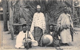 Thème  Exposition Coloniale.  Angers  1906 Village Noir  Famille Mauding Joueur De Cora    (voir Scan) - Esposizioni