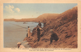 ¤¤  -  VAL-ANDRE  -  Pêcheurs à La Ligne à La Pointe De La Lingouare - Vue Sur Les Côtes De Pléneuf   -  ¤¤ - Pléneuf-Val-André