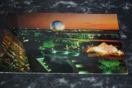 109-        FUTURE WORLD, FLORIDA, ORLANDO - Orlando