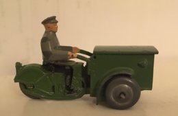 TRIPORTEUR D'ORIGINE DINKY TOYS   EN TRES BON ETAT   TRES  TRES RARE - Dinky