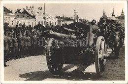 * T2/T3 1940 Máramarossziget, Sighetu Marmatiei; Bevonulás / Entry Of The Hungarian Troops, Tank - Non Classés