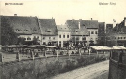 * T2 Nagyszeben, Hermannstadt, Sibiu; Kis Körút, Piac, V.K. Bell, Wolf Goldstein és Franz Jahn Fiai üzlete / Kleiner Rin - Ohne Zuordnung