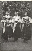 ** T2 Gyetva, Detva; Detviansky Kroj / Gyetvai Lányok Népviseletben, Folklór / Girls From Detva In Traditional Costumes, - Ohne Zuordnung